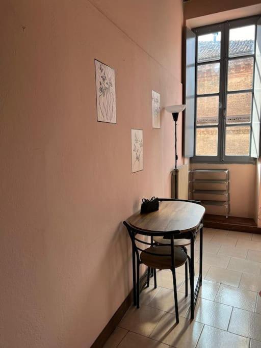 Minimal Studio Con Travi A Vista Πιατσέντζα Εξωτερικό φωτογραφία